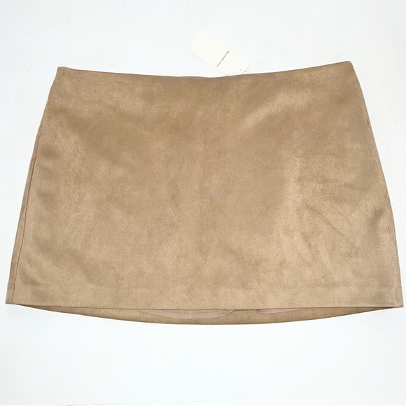 Abercrombie & Fitch The A&F
Scarlett Vegan Suede Mini Skirt Skort Med NWT - Picture 14 of 15